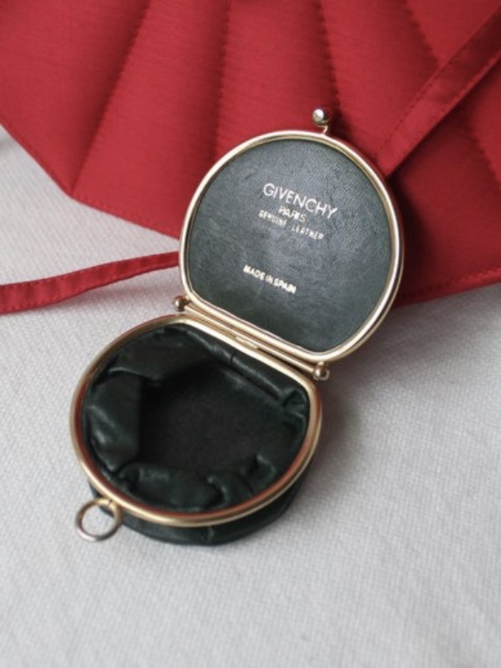 Givenchy Deep Green Vintage Coin Purse with Gold Hardware - Picture 2 of 6